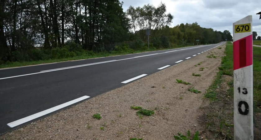 Zdjęcie nowo wybudowanej drogi w gminie Goniądz/ podlaskie.eu