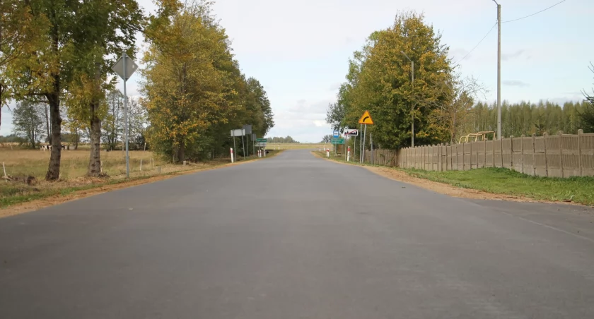Zdjęcie wyremontowanej drogi w Nowej Woli/ powiatbialostocki.pl