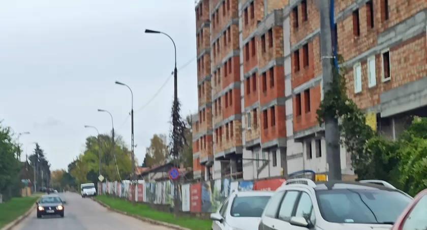 Zdjęcie budowanego budynku mieszkalnego w Białymstoku/ DDB