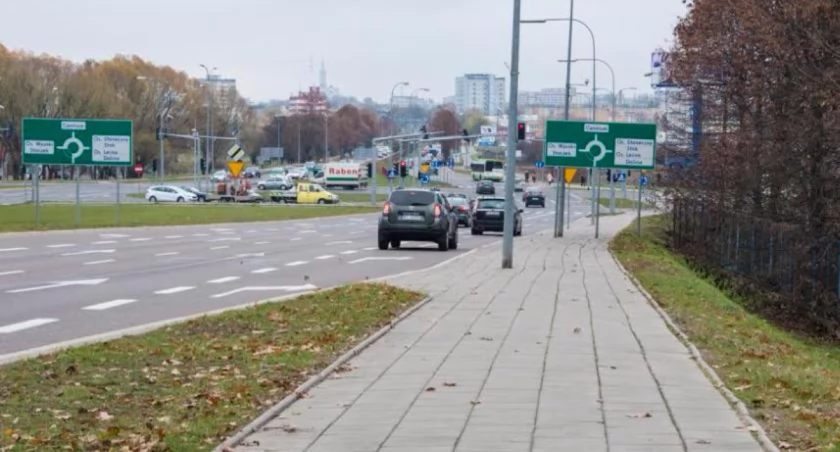 Zdjęcie samochodów na ulicy w Białymstoku/ bialystok.pl