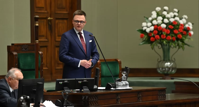 Zdjęcie Szymona Hołowni w Sejmie/ Twitter.com Sejm RP