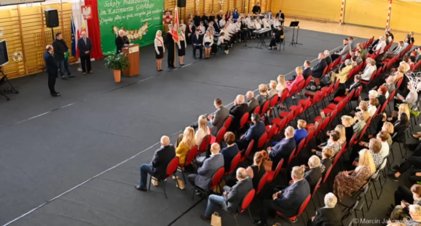 Zdjęcie z uroczystości w szkole / Foto: Urząd Miejski w Białymstoku