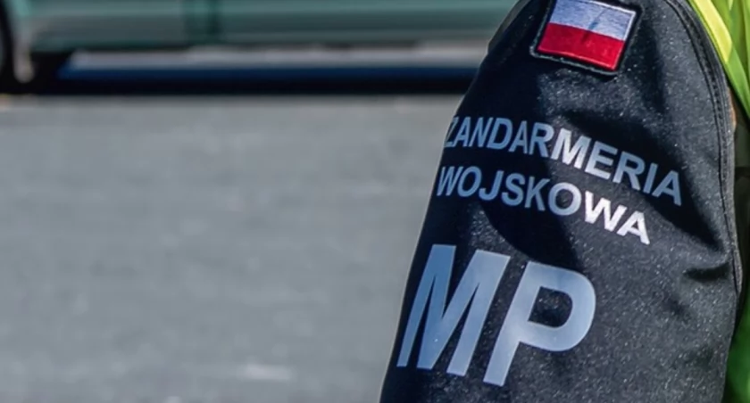 Zdjęcie naszywki na mundurze wojskowym/ Twitter.com Żandarmeria Wojskowa