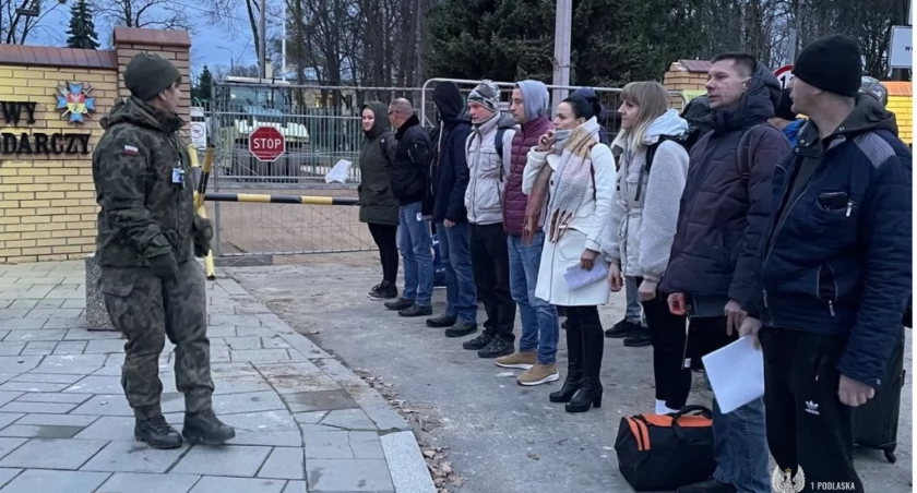 Zdjęcie ochotników do Dobrowolnej Zasadniczej Służby Wojskowe/ 1PBOT