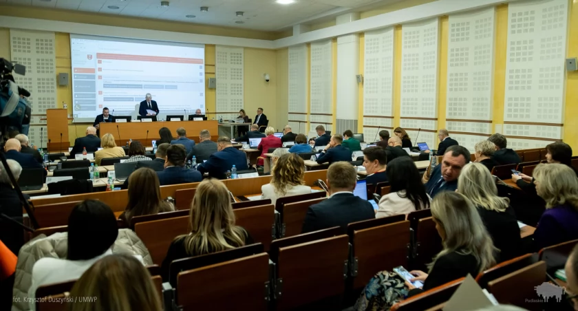 Zdjęcie z posiedzenia Sejmiku Województwa Podlaskiego/ podlaskie.eu