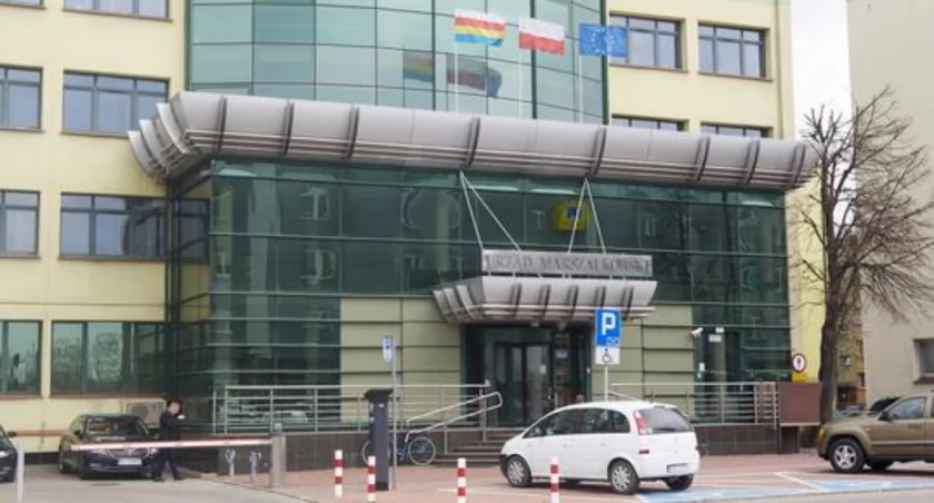 Zdjęcie budynku Urzędu Marszałkowskiego Województwa Podlaskiego/ podlaskie.eu