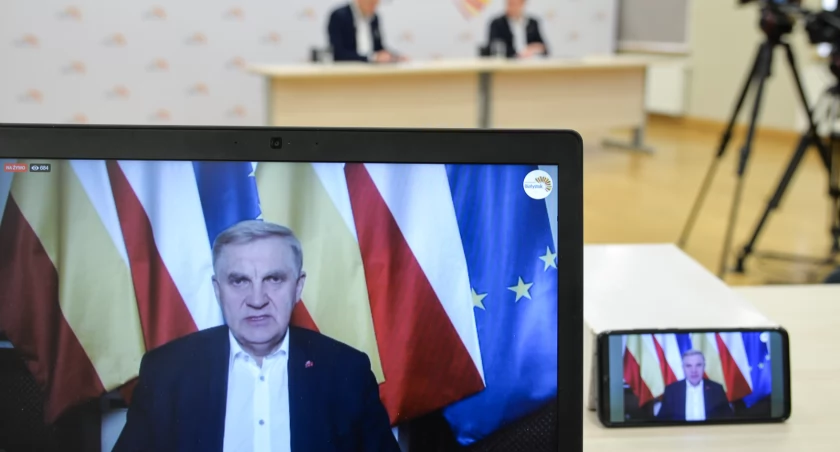 Zdjęcie Tadeusza Truskolaskiego na tablecie/ bialystok.pl