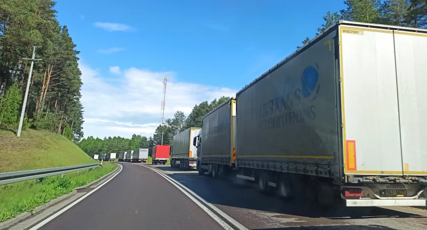 Zdjęcie ciężarówek/ DDB