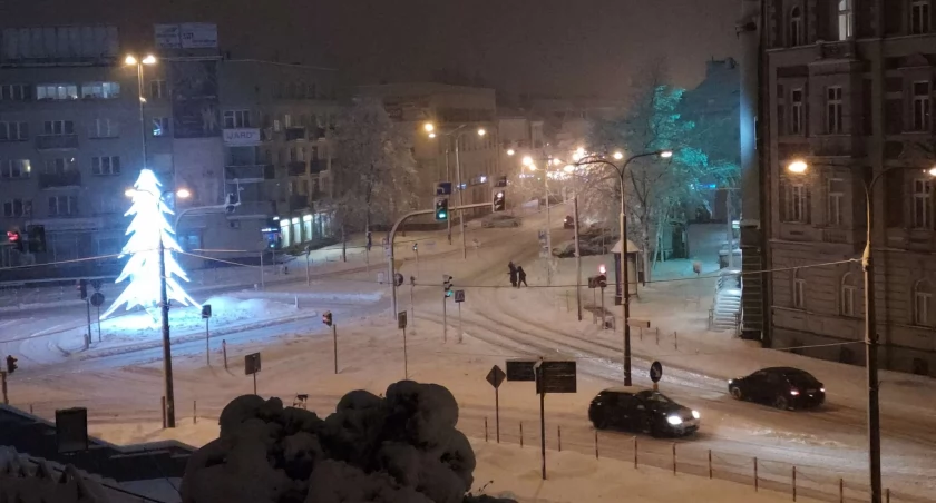 Zdjęcie samochodów na ulicy w Białymstoku/ DDB