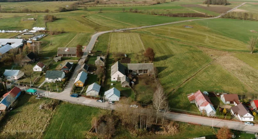 Zdjęcie podlaskiej wsi z lotu ptaka/ podlaskie.eu