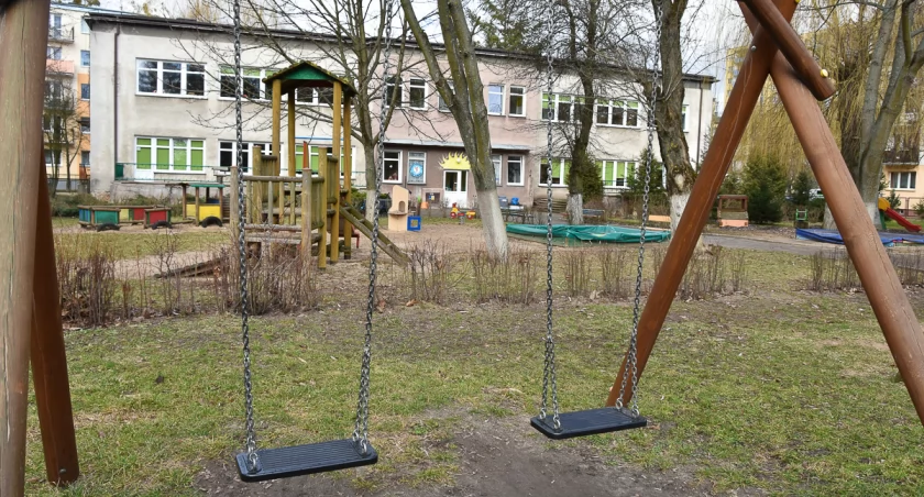 Zdjęcie placu zabaw przy przedszkolu samorządowym w Białymstoku/ bialystok.pl