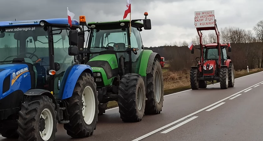 Zdjęcie ciągników na proteście rolników/ DDB