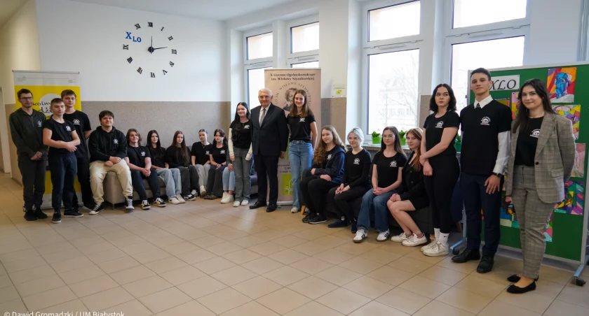 Zdjęcie uczniów X LO w Białystoku/ bialystok.pl