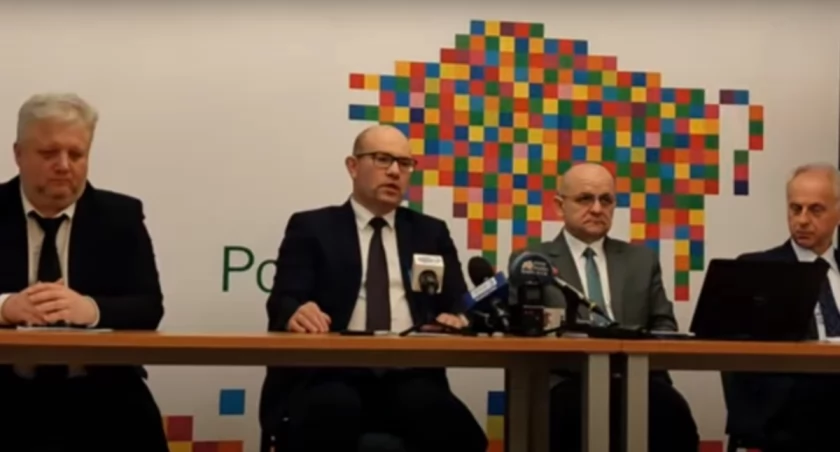 Na zdjęciu od lewej: Adam Ławicki, Artur Kosicki, marszałek województwa podlaskiego, Przemysław Sarosiek, prezes Podlaskiego Funduszu Ekosystem Dolina Rolnicza 4.0., Wojciech Miltyk, wiceprezes Funduszu