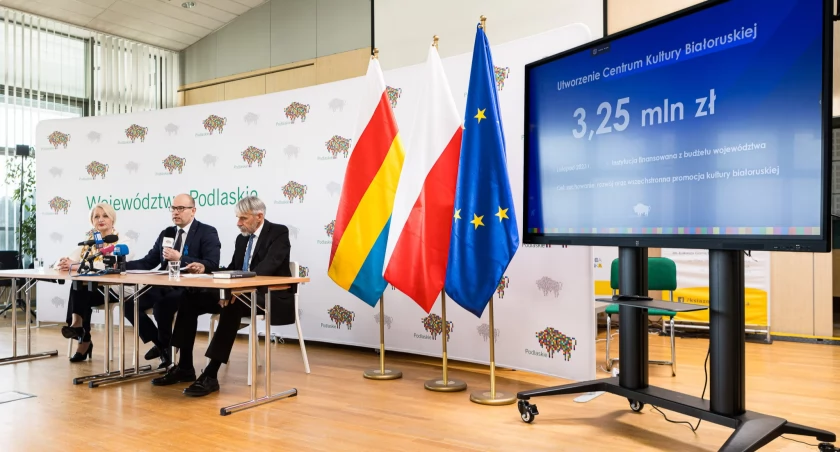 Zdjęcie z konferencji prasowej poświęconej dofinansowaniu mniejszości w województwie podlaskim/ podlaskie.eu