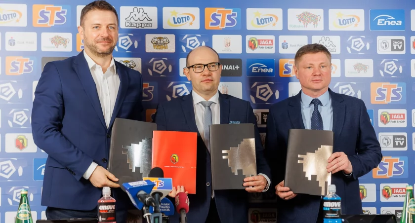 Zdjęcie od lewej: Wojciech Pertkiewicz, Artur Kosciki, Marek Malinowski/ podlaskie.eu