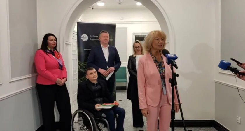 Zdjęcie z konferencji prasowej kandydatów PiS do powiatu białostockiego poświęconej turystyce/ DDB 