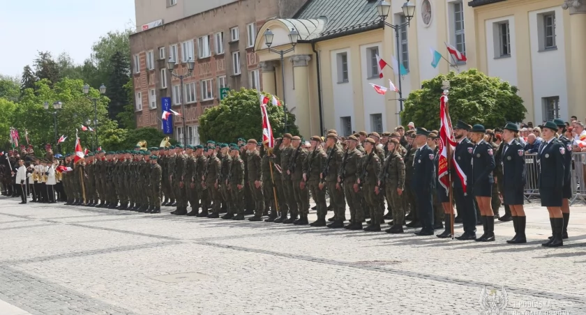 Zdjęcie żołnierzy WOT na uroczystościach rocznicy uchwalenia Konstytucji 3 Maja/ 1PBOT