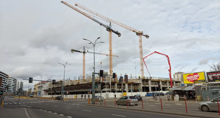 Zdjęcie bloków wielorodzinnych i budowy w Białymstoku/ DDB