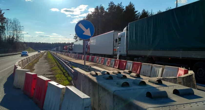 Zdjęcie kolejki TIR-ów/ DDB