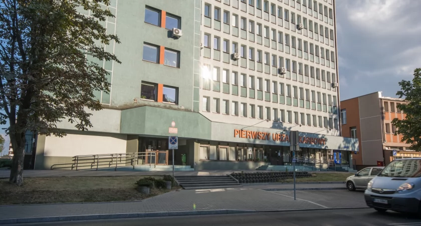 Zdjęcie budynku urzędu skarbowego w Białymstoku/ DDB