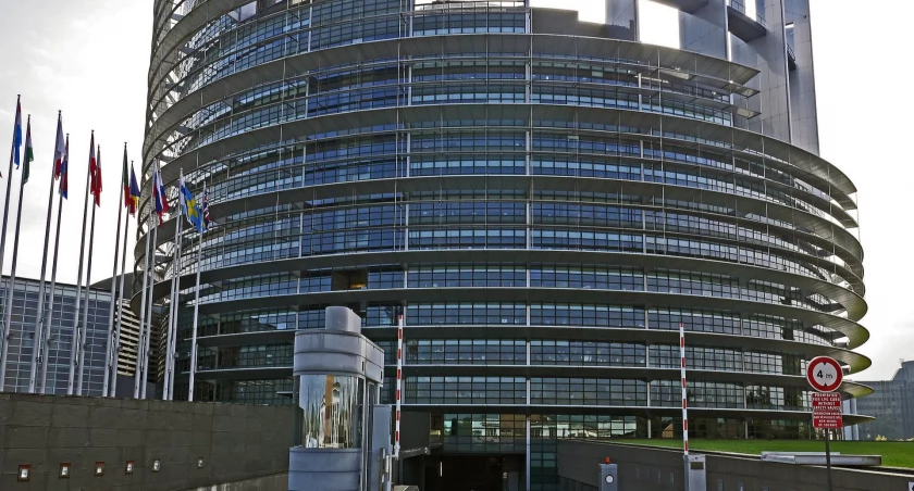 Zdjęcie budynku Parlamentu Europejskiego/ Pixabay.com