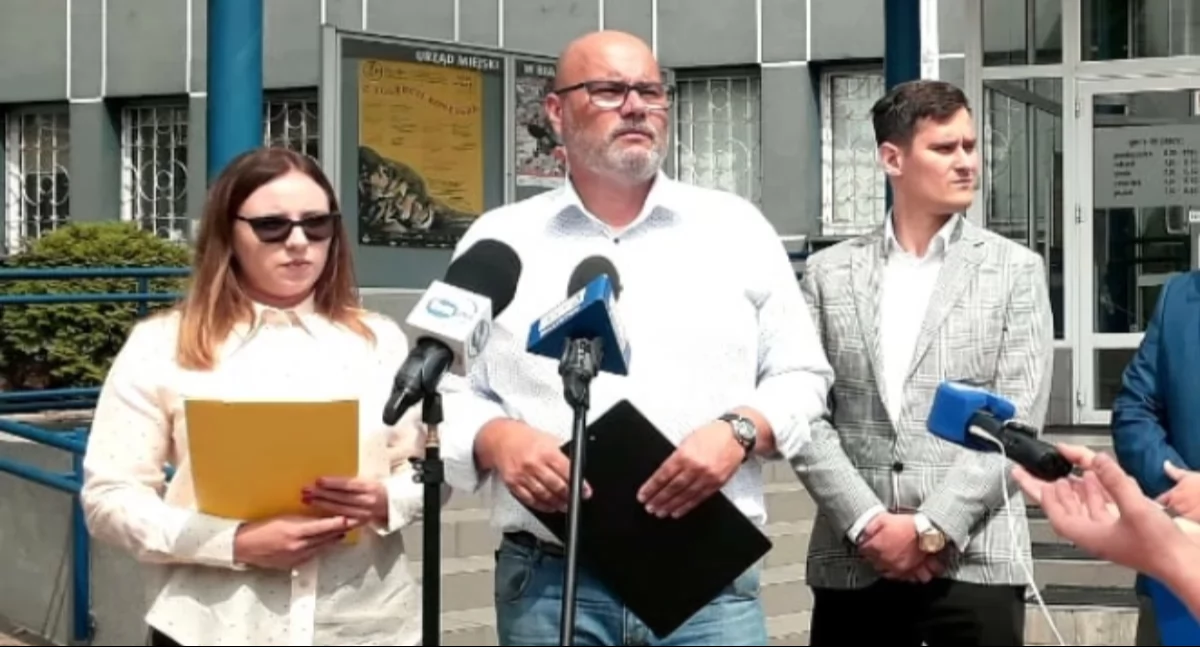 Zdjęcie z briefingu prasowego Konfederacji w Białymstoku