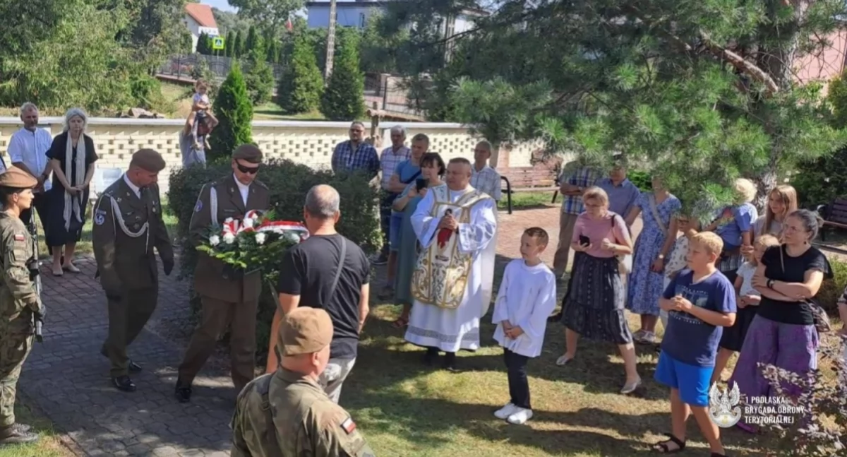 Zdjęcie z uroczystości / Foto: 1.PBOT