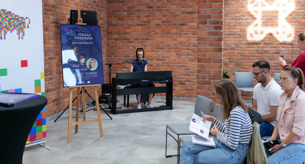 Zdjęcie z konferencji prasowej zapowiadającej Festiwal Piosenki Autorskiej „Źródła Dźwięków”/ PIK
