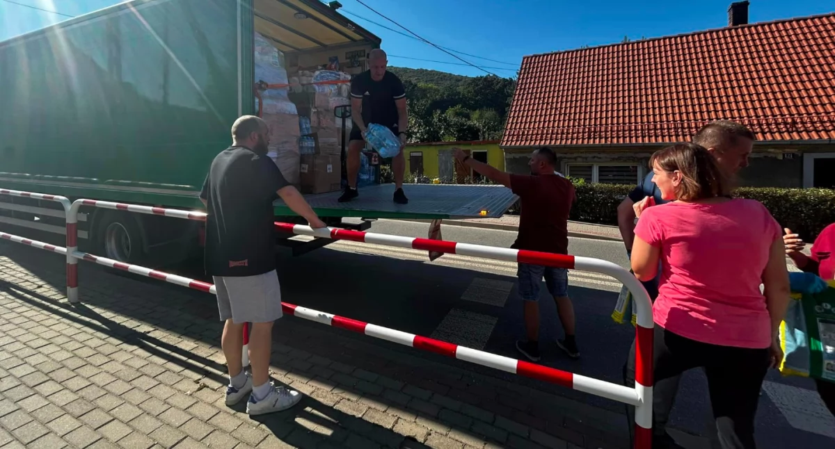 Zdjęcie pomocy przekazanej powodzianom przez mieszkańców gminy Łapy/ UM w Łapach