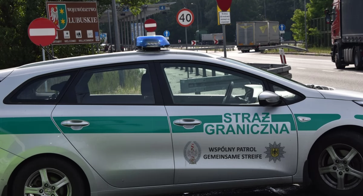 Zdjęcie pojazdu Straży Granicznej pod granicą z Niemcami/ SG
