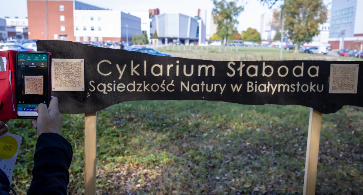 Zdjęcie tabliczki z nazwą strefy rekreacji Cyklarium Słoboda/ Dariusz Piekut