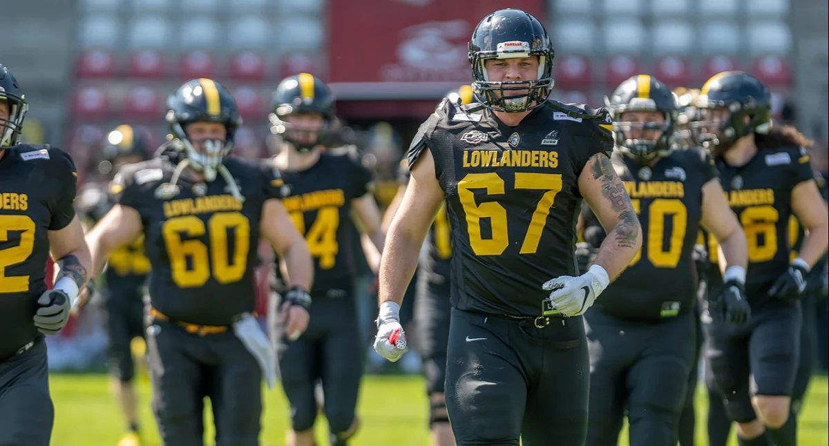 Zdjęcie zawodników Lowlanders Białystok na stadionie/ Lowlanders Białystok