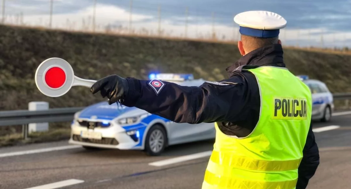 Zdjęcie policjanta drogówki z 