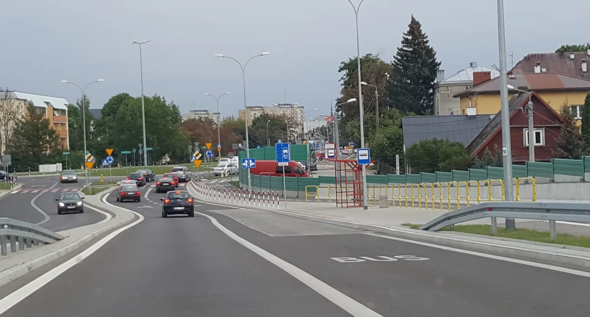 Zdjęcie samochodów na ulicy w Białymstoku/ Fakty Białystok