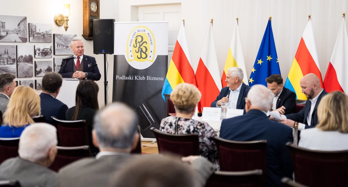 Zdjęcie uczestników spotkania w Podlaskim Klubie Biznesu/ podlaskie.eu