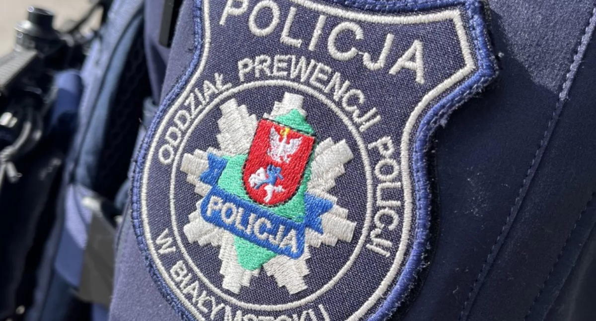 Zdjęcie policyjnej naszywki na mundurze/ podlaska.policja.gov.pl