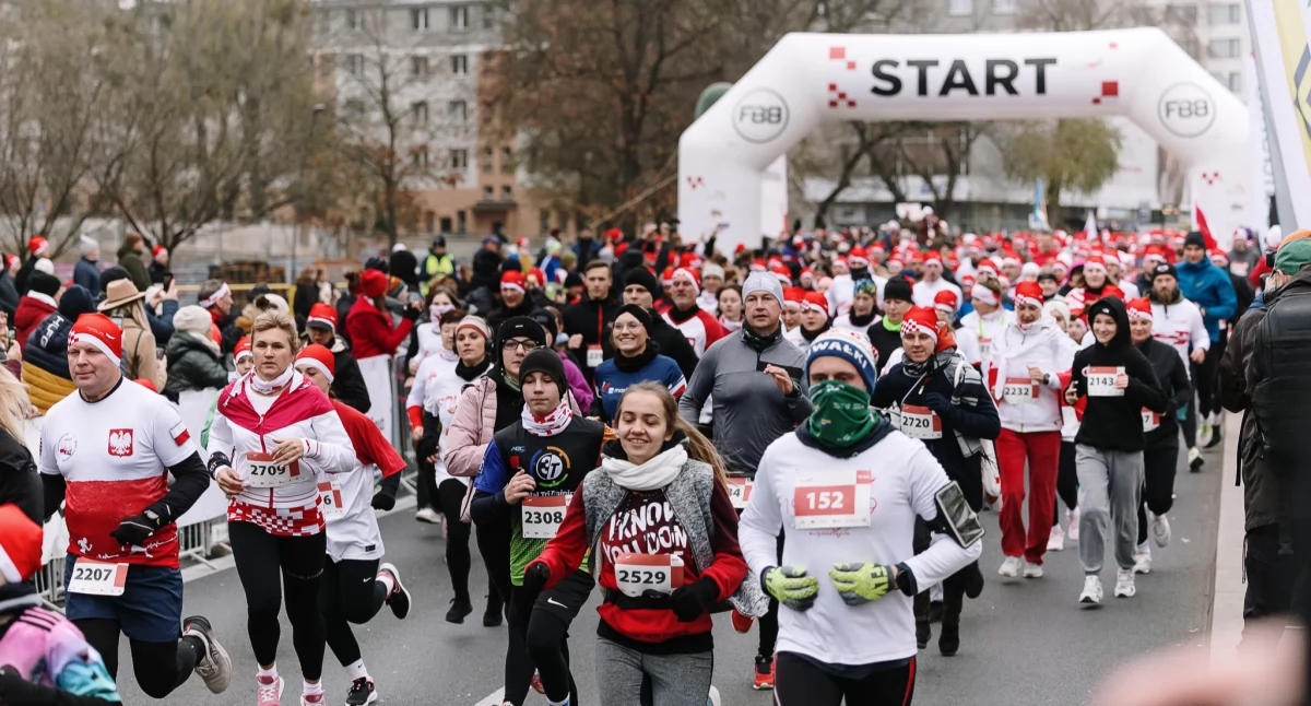 Zdjęcie biegaczy biegu niepodległościowego w Białymstoku/ podlaskie.eu