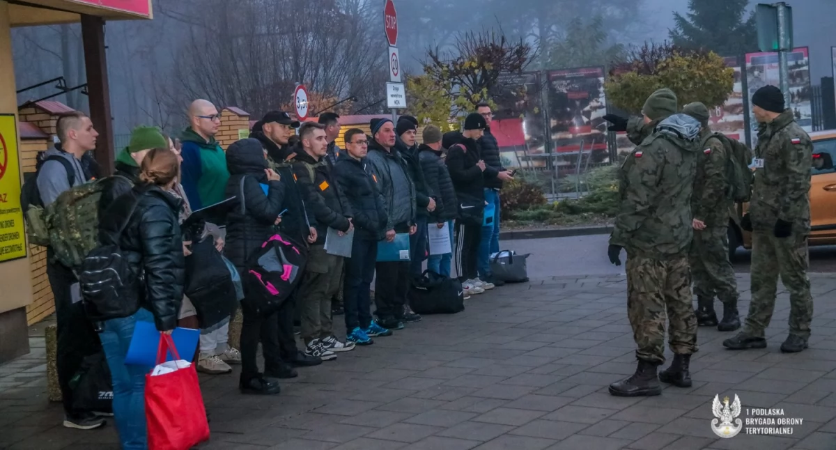Zdjęcie kandydatów na terytorialsów/ 1PBOT
