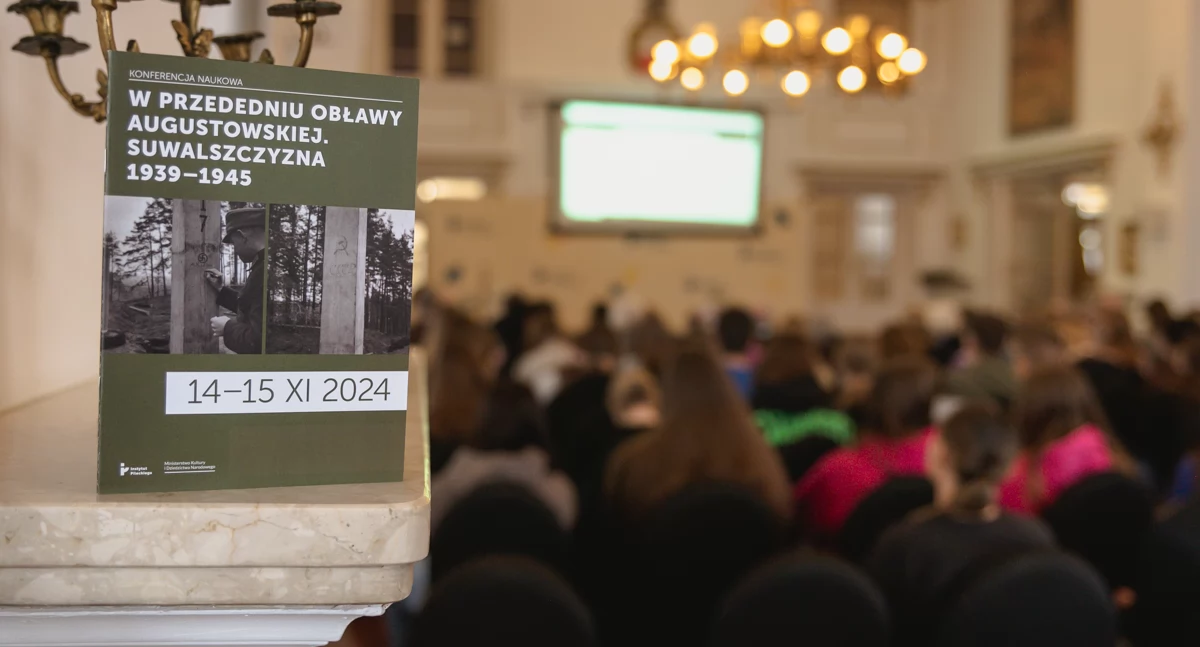 Zdjęcie z konferencji poświęconej Obławie Augustowskiej/ podlaskie.eu