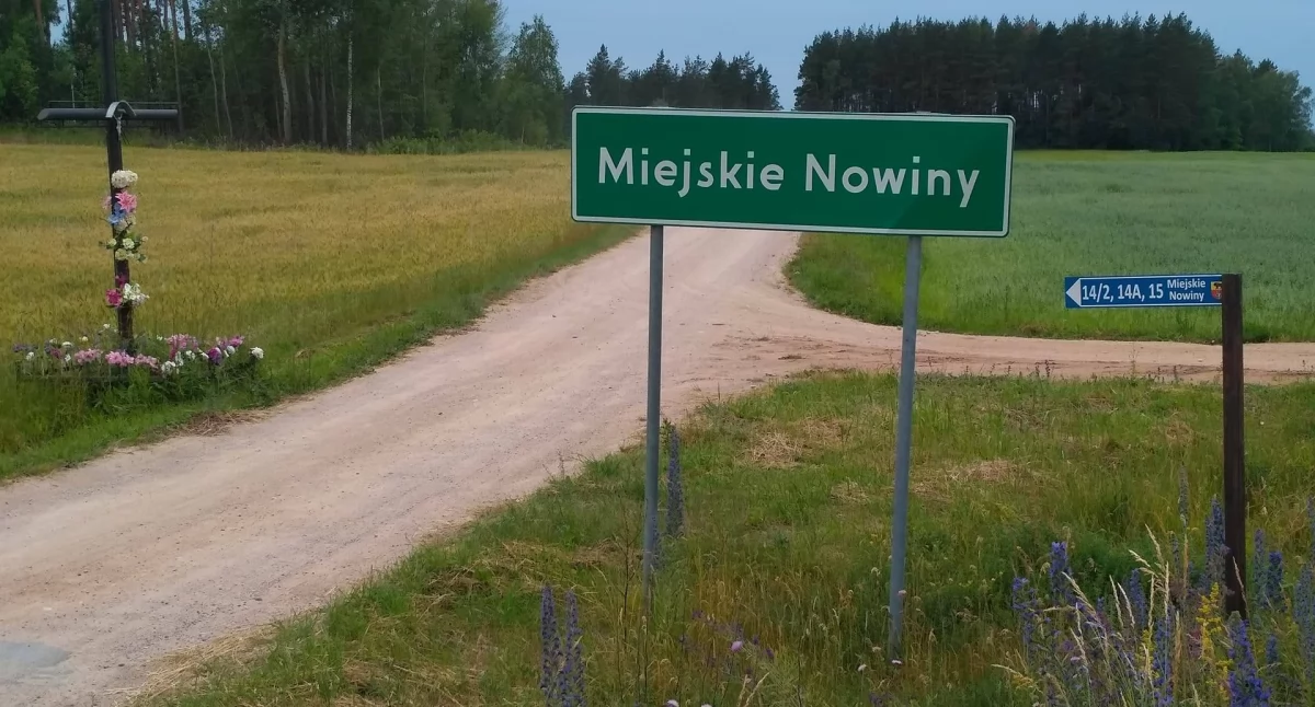 Zdjęcie znaku z nazwą miejscowości Miejskie Nowiny/ Fakty Białystok