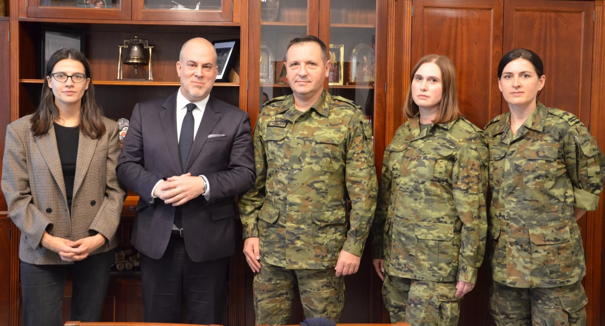 Zdjęcie przedstawicieli UNHCR ze strażnikami granicznymi/ SG