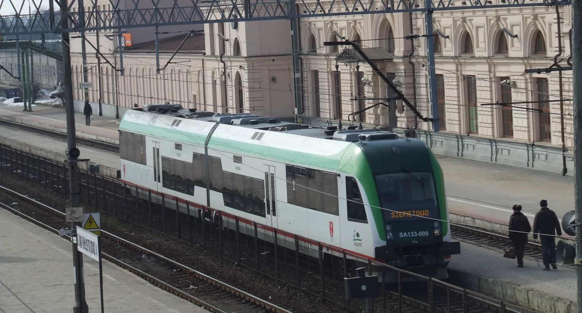 Zdjęcie pociągu na stacji w Białymstoku/ Polregio
