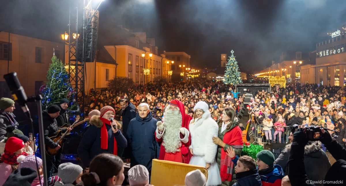 Zdjęcie z wizyty Świętego Mikołaja w Białymstoku/ Twitter.com/ Miasto Białystok