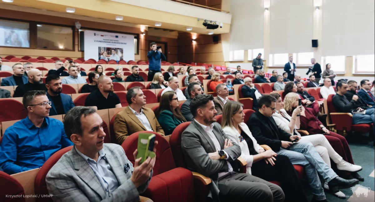 Zdjęcie przedsiębiorców na spotkaniu w Podlaskim Urzędzie Wojewódzkim/ podlaskie.eu