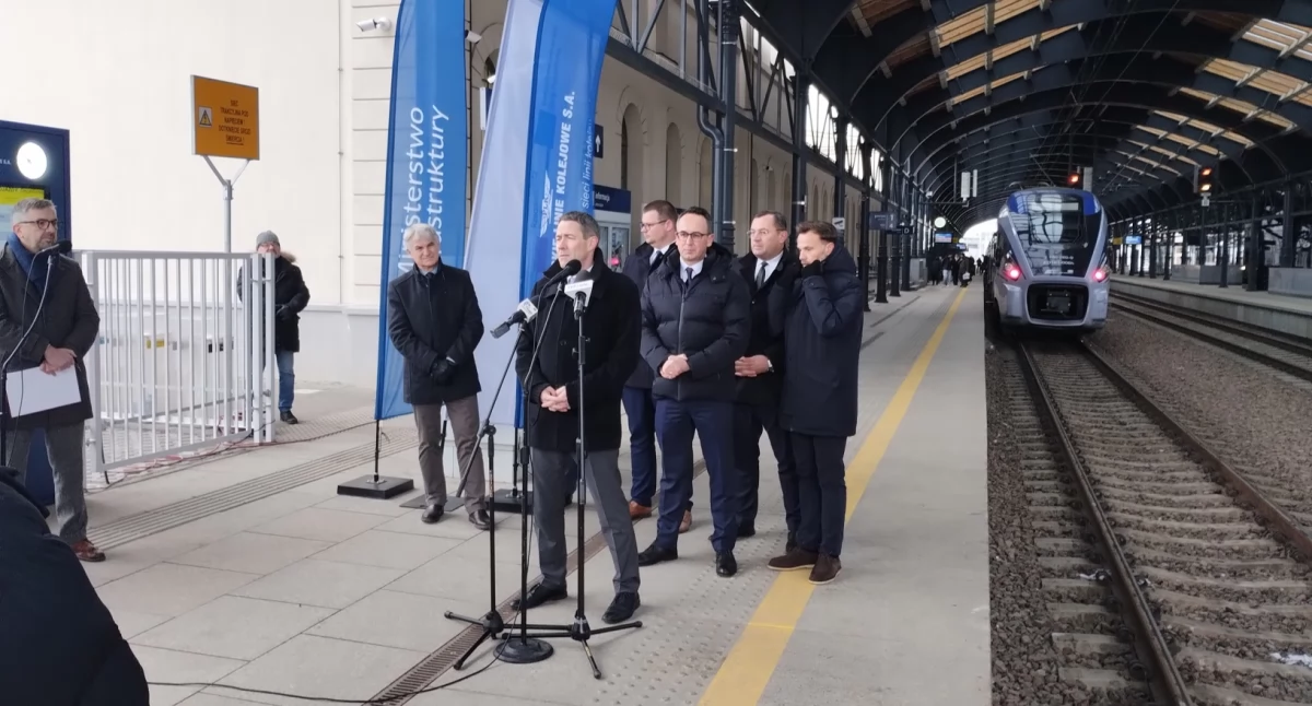 Zdjęcie z konferencji prasowej zapowiadającej budowę nowoczesnej siei kolejowej/ PKP PLK