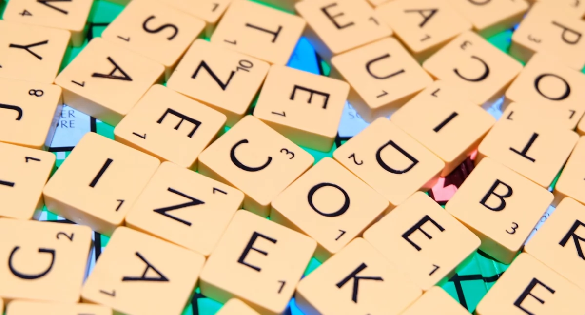 Zdjęcie klocków do gry w scrabble/ Pixabay.com