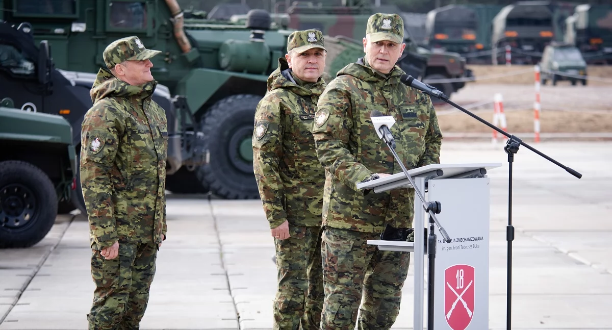 Zdjęcie żołnierzy i funkcjonariuszy/ Straż Graniczna