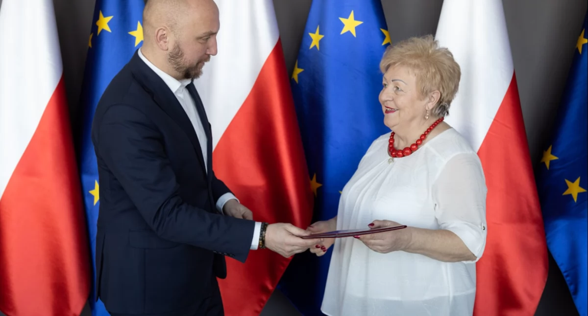 Zdjęcie marszałka województwa podlaskiego z Walentyną Tyszko-Dubow/ podlaskie.eu
