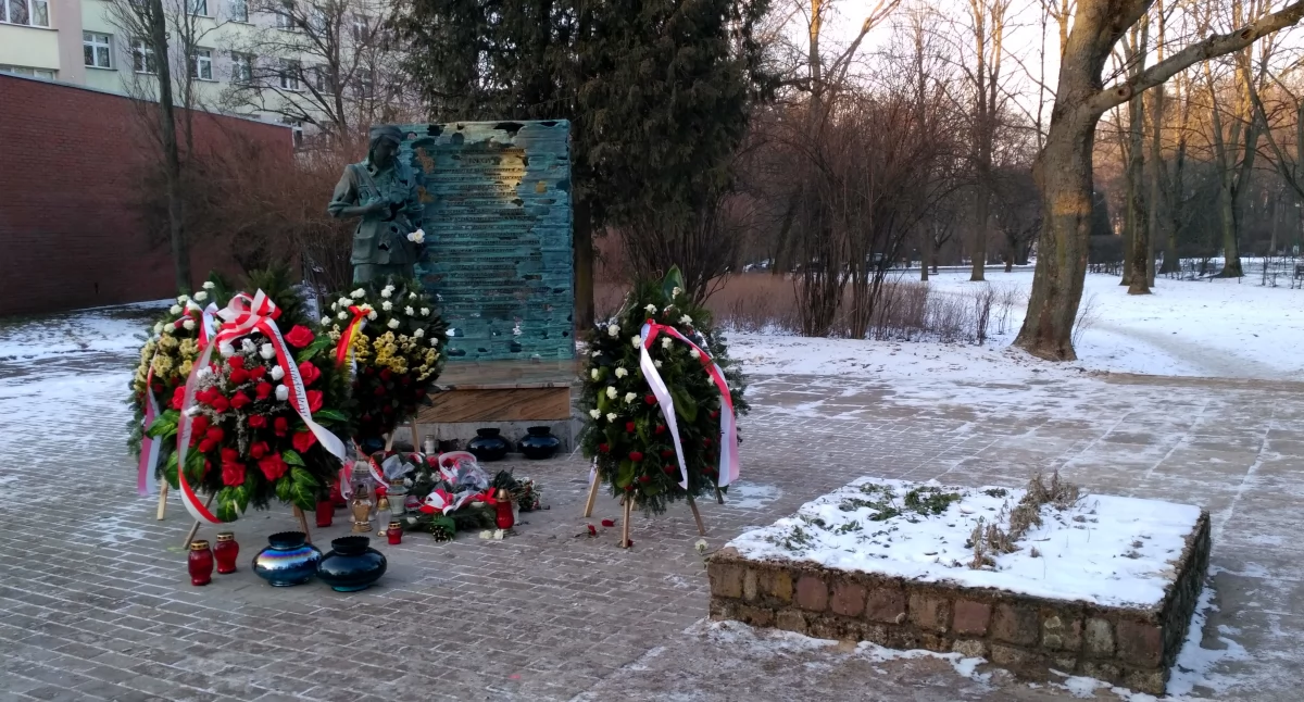 Zdjęcie pomnika Danuty Siedzikówny 